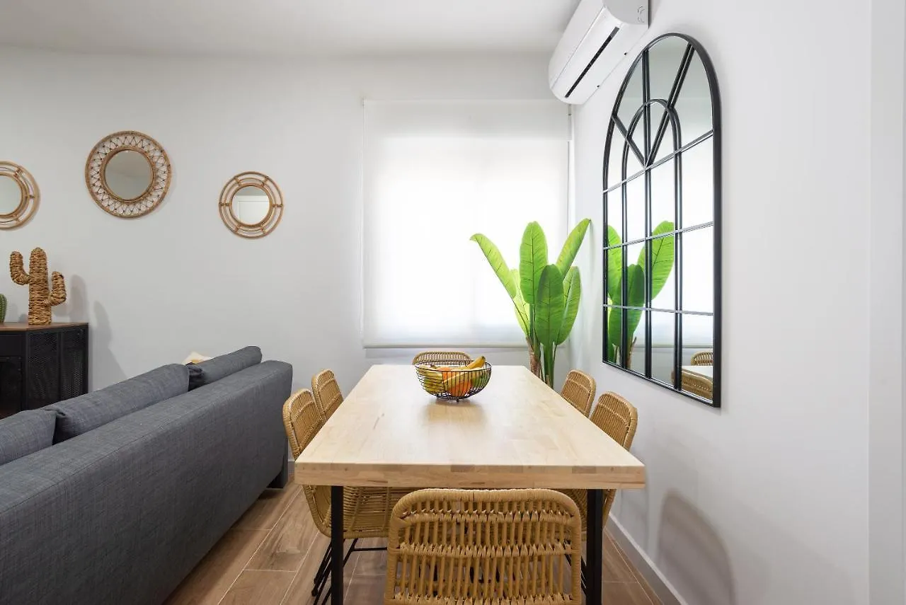 Cozy & Modern Apartment مالقة